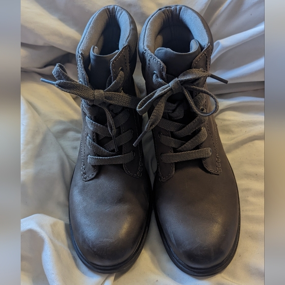 Ugg Harrison Boot - Picture 3 of 15